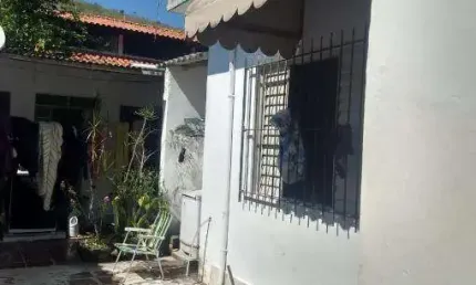 Casa com 3 quartos à venda no Prainha, Caraguatatuba  por R$ 490.000