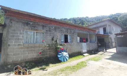 Casa com 6 quartos à venda no Sumidouro, Ubatuba  por R$ 745.000
