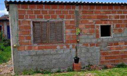 Casa com 1 quarto à venda no Travessão, Caraguatatuba , 200 m2 por R$ 100.000