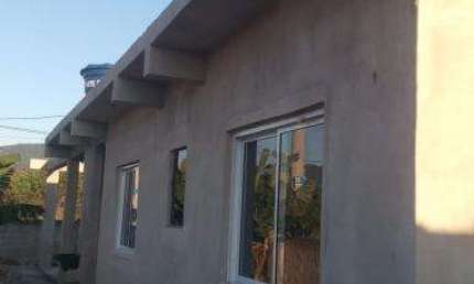 Casa com 2 quartos à venda no Travessão, Caraguatatuba , 232 m2 por R$ 400.000