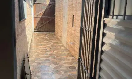 Casa com 2 quartos à venda no Jardim Casa Branca, Caraguatatuba  por R$ 250.000