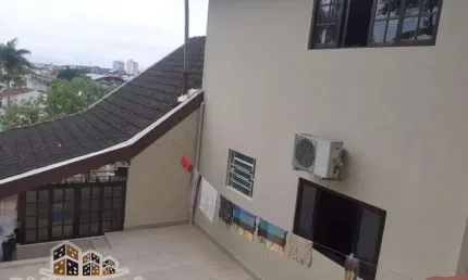 Casa com 4 quartos à venda no jardim califórnia, caraguatatuba  por r$ 720.000