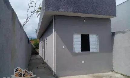 Casa com 2 quartos à venda no Balneário dos Golfinhos, Caraguatatuba  por R$ 270.000