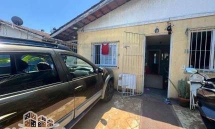 Casa com 2 quartos à venda no Travessão, Caraguatatuba  por R$ 270.000