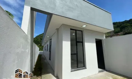 Casa com 2 quartos à venda no Tinga, Caraguatatuba , 125 m2 por R$ 370.000