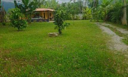 Casa com 1 quarto à venda no Pegorelli, Caraguatatuba  por R$ 550.000