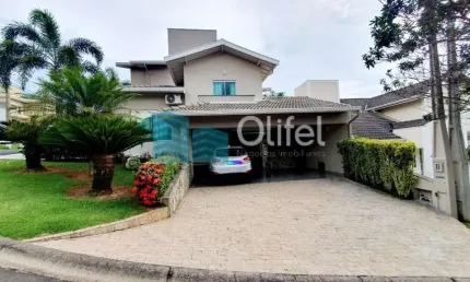 Casa moderna, com muito espaço, sala de estar, de tv, de jantar, escritório, 3 dormitórios com armários, sendo 1 suíte máster com sacada, lavabo, banheiro social, cozinha e lavanderia com armários, de