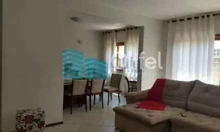 Casa térrea em condomínio em Louveira com 4 dormitórios, sendo 2 suítes, uma master com closet, cozinha planejada, lavanderia, sala ampla para 3 ambientes, quintal, piscina, vagas para 4 carros, sendo