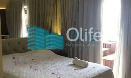 Excelente imóvel em condomínio fechado na cidade de Louveira com 3 dormitórios, sendo 1 suíte com closet. Casa rica em armários. Sala 2 ambientes, cozinha planejada, lavabo, área de serviço e edícula 