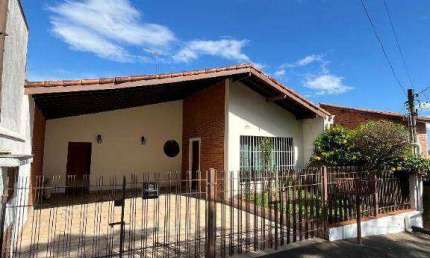 Oportunidade Comercial no Centro de Cotia – 3 Salas, 157 m² – Venda ou Locação