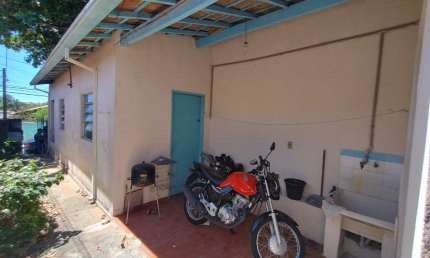 Casa Velha para Reforma - 03 Quartos - Bairro Monte Castelo