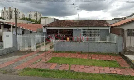 Casa espacosa e bem localizada em santa quiteria – perfeita para sua familia!