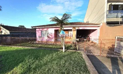 Saraju vende lote de 754 m2 com 3 moradias na rua das Carmelitas no Boqueirao