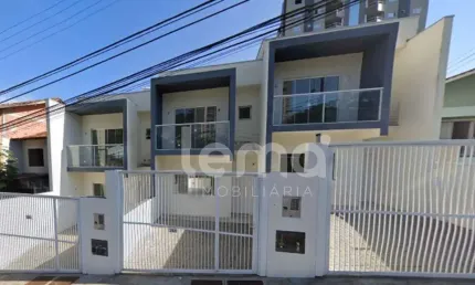 Casa com 2 quartos para alugar em Água Verde, Blumenau , 101 m2 por R$ 3.300