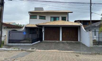 Ampla Casa Bairro Sao Joao  3 quartos + 1 suite Master