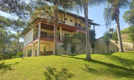 Sitio com boa estrutura pronta para uso em Gaspar SC