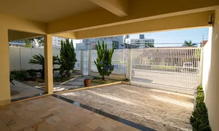 Casa com 4 dormitorios sendo 2 suites e 4 vagas no bairro dom bosco em itajai