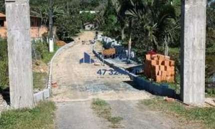 Sitio com saida para a BR 101 em Balneario Picarras