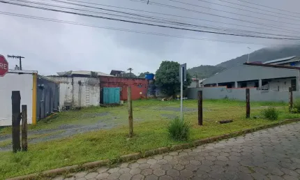 Terreno à venda na Avenida São João, 304, Praia de Armação do Itapocorói, Penha