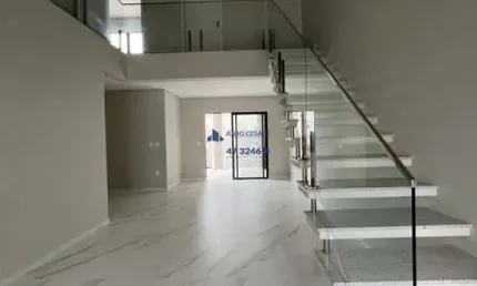 Sobrado de alto padrao   itajai   3 suites   2 vagas de garagem