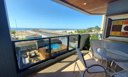 Apartamento de 3 quartos de frente pro mar em Caiobá