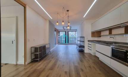 Apartamento com 2 quartos para alugar na Avenida Jurucê, 194, Moema, São Paulo por R$ 5.300