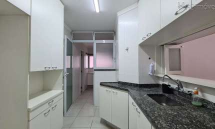 Apartamento com 3 quartos para alugar na Avenida Aratãs, 909, Moema, São Paulo por R$ 4.800