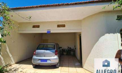 Casa no Jardim Bordon com 3 dormitórios e 2 vagas de garagem | Próximo ao Campo do América !!