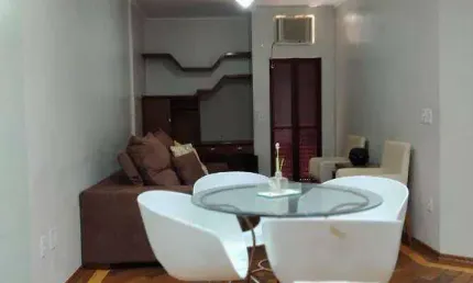 Apartamento com 3 Dormitórios e 2 Vagas de Garagem Próximo ao Campo América!