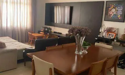 Apartamento à Venda no Edifício Ana Rita: 3 Dormitórios, 1 Vaga de Garagem e Próximo ao Centro!