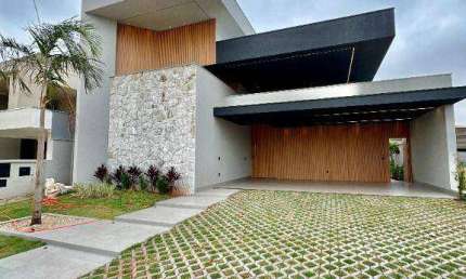 Casa à venda no Condomínio Quinta do Golfe Jardins, com 4 dormitórios, 2 vagas cobertas e piscina! Próximo ao Iguatemi !!