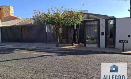 Casa à venda no Jardim Fernandes com 4 dormitórios e 2 vagas de garagem / Próximo ao Rio Preto Shopping