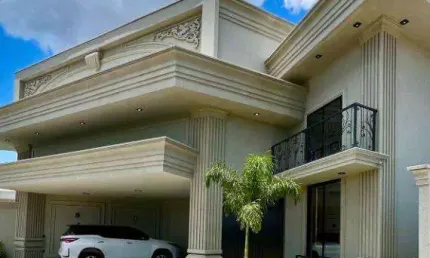 Casa à venda no Golden Park com 4 dormitórios e 3 vagas de garagem / Próximo a  Rod. Washington Luís