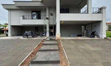 Casa à venda no Damha I com 6 suítes e 4 vagas de garagem / Próximo a Represa Municipal