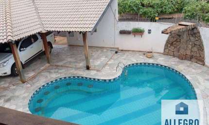 Sobrado à venda no Jardim Tarraf II com 4 suítes e 2 vagas de garagem / Próximo a UNIP
