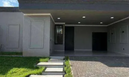 Casa à venda no Maria Júlia com 3 suítes e 2 vagas de garagem / Próximo ao Compre Mix
