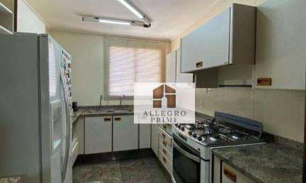 Apartamento à venda no Ed. Walter Spott com 4 dormitórios e 2 vagas de garagem / Próximo ao Centro