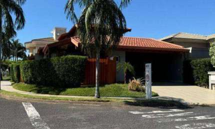 Casa à venda no Damha III com 3 suítes e 2 vagas de garagem / Próximo a represa municipal