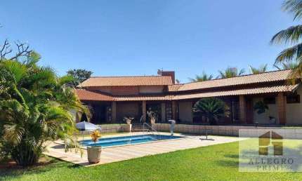 Rancho à venda na Enseada Azul II com 2 suítes e 2 vagas de garagem / Fronteira-MG