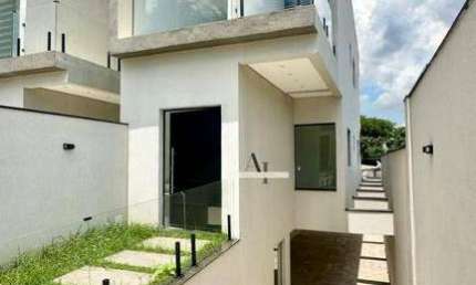 Sobrado com 3 dormitórios à venda, 158 m² por R$ 829.000 - Centro - Arujá/SP