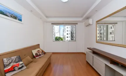Apartamento com 2 quartos em localização privilegiada no centro de florianópolis/sc
