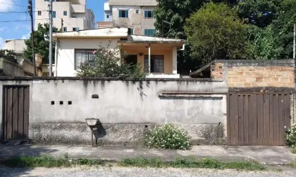 Casa com 3 quartos à venda na Santa Mônica, Belo Horizonte , 250 m2 por R$ 490.000
