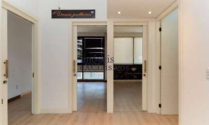 Sala comercial para alugar na Rua Ébano Pereira, 11, Centro, Curitiba por R$ 990