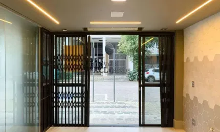 Ponto comercial com 2 salas à venda na Rua Mariano Torres, 232, Centro, Curitiba por R$ 700.000