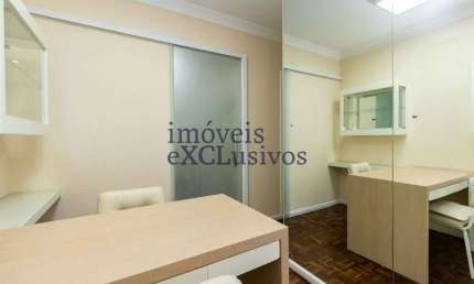 Sala comercial com 3 salas para alugar na Avenida Cândido de Abreu, 140, Centro Cívico, Curitiba por R$ 1.380