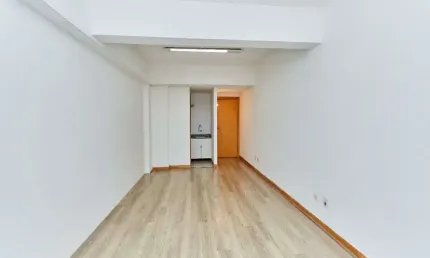 Sala comercial com 2 salas para alugar na Rua Capitão Souza Franco, 848, Batel, Curitiba por R$ 800