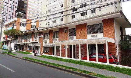 Loja para alugar, 55.00 m2 por r$3300.00  - bigorrilho - curitiba/pr