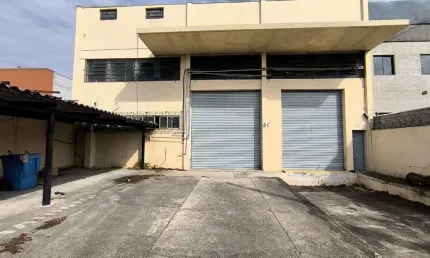 Barracão para alugar, 750.00 m2 por R$9900.00  - Hauer - Curitiba/PR