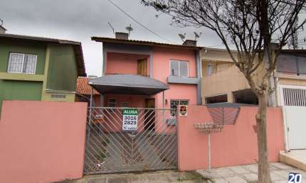 Sobrado com 3 quartos  para alugar, 80.00 m2 por R$2200.00  - Xaxim - Curitiba/PR