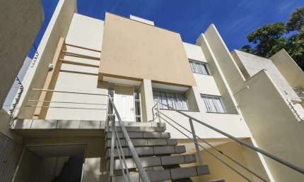 Sobrado com 3 quartos  para alugar, 173.95 m2 por R$5400.00  - Pilarzinho - Curitiba/PR